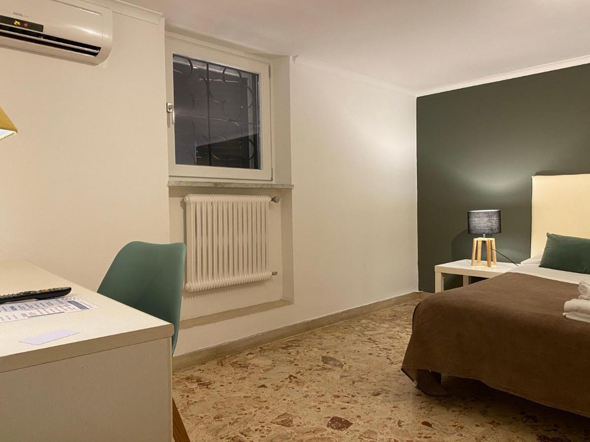 Charme Rooms Taranto Exterior photo