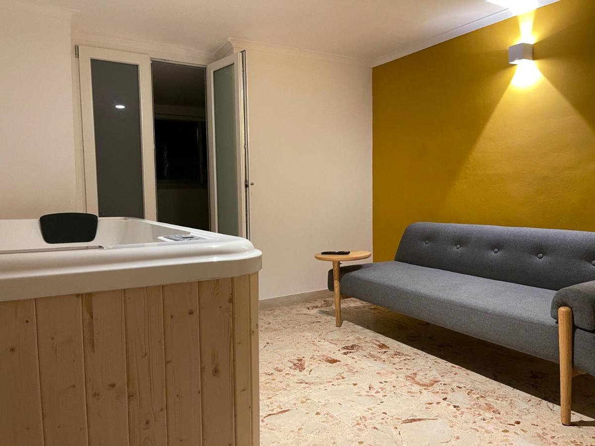 Charme Rooms Taranto Exterior photo
