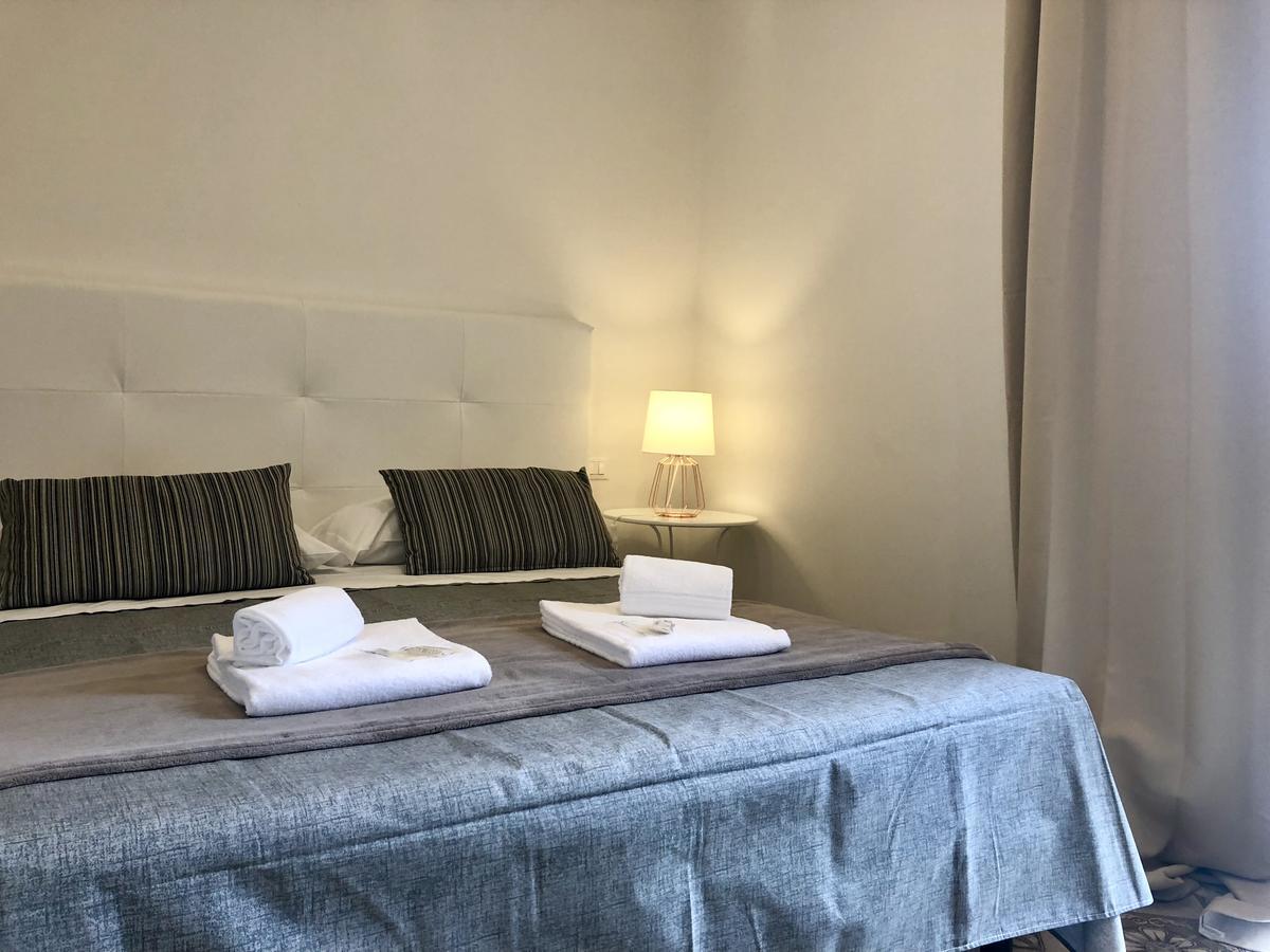 Charme Rooms Taranto Exterior photo